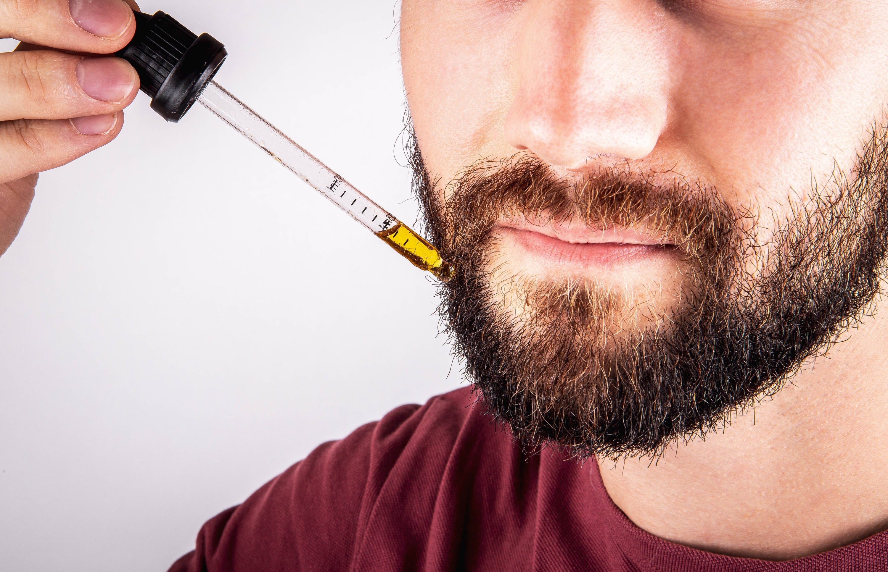 Pousse barbe homme
