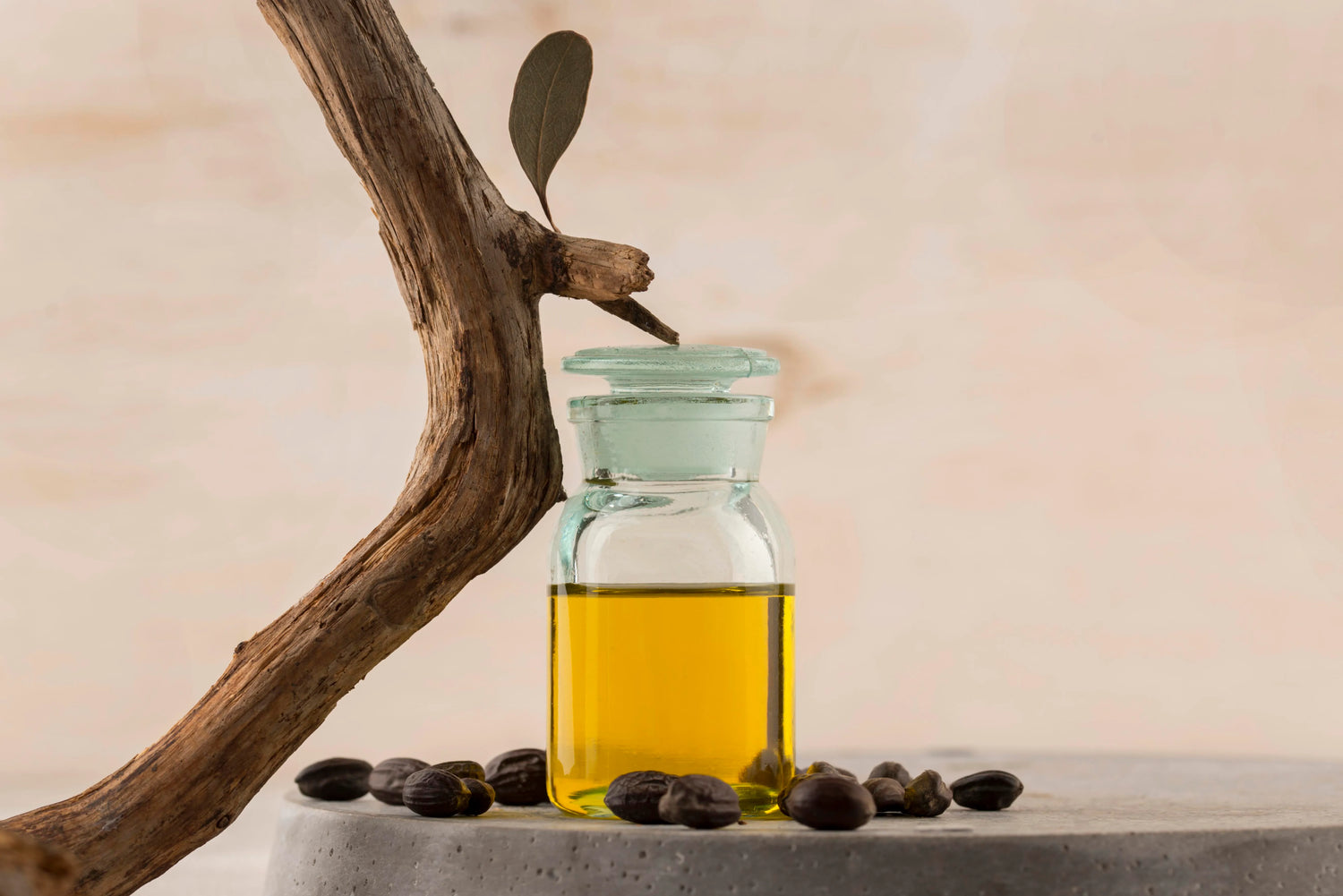 Huile de jojoba pour bain d'huile cheveux afin de nourrir, réparer et renforcer la fibre capillaire