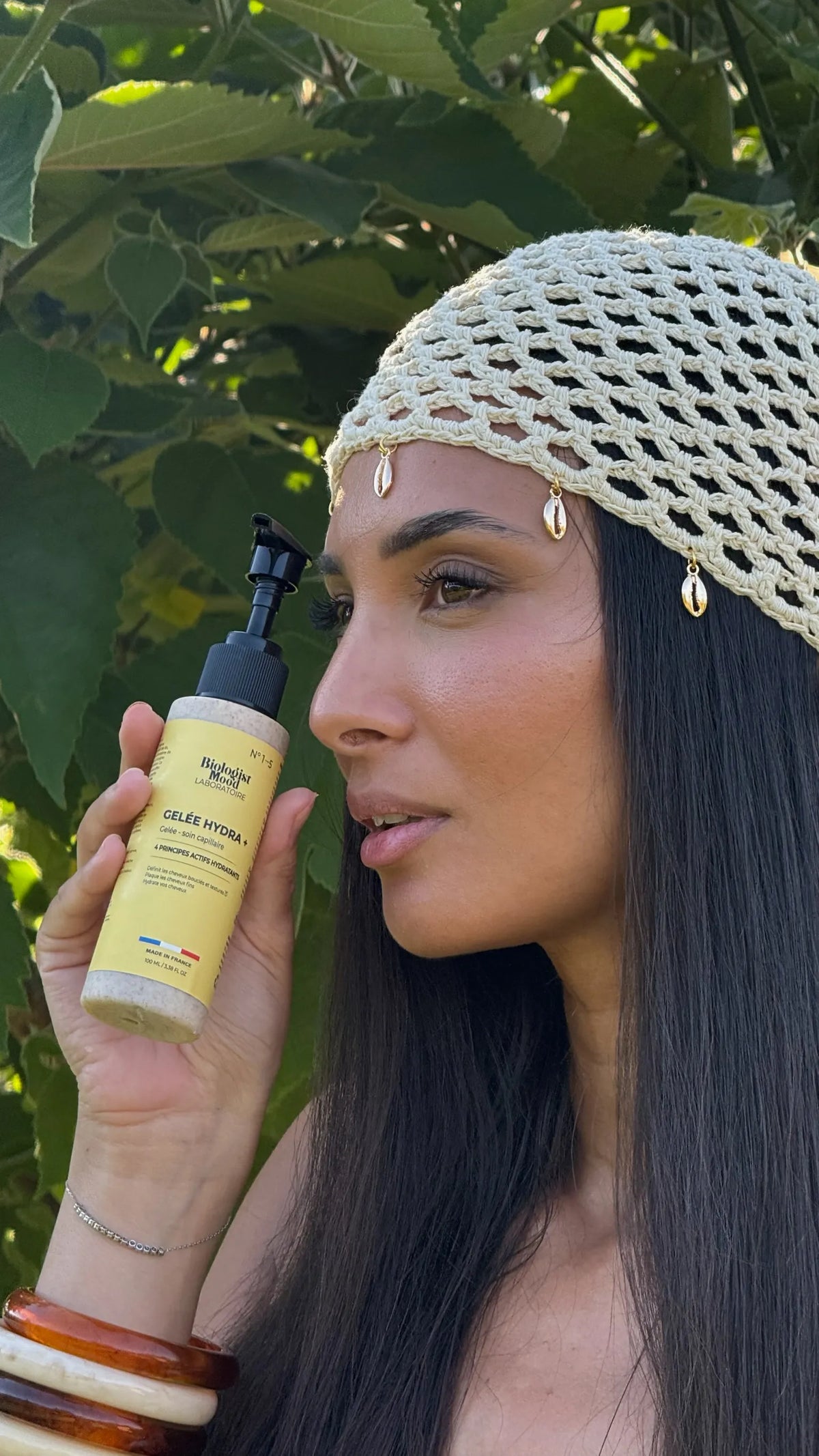 Gelée capillaire hydratante pour lutter contre les frisottis cheveux et définir les boucles.