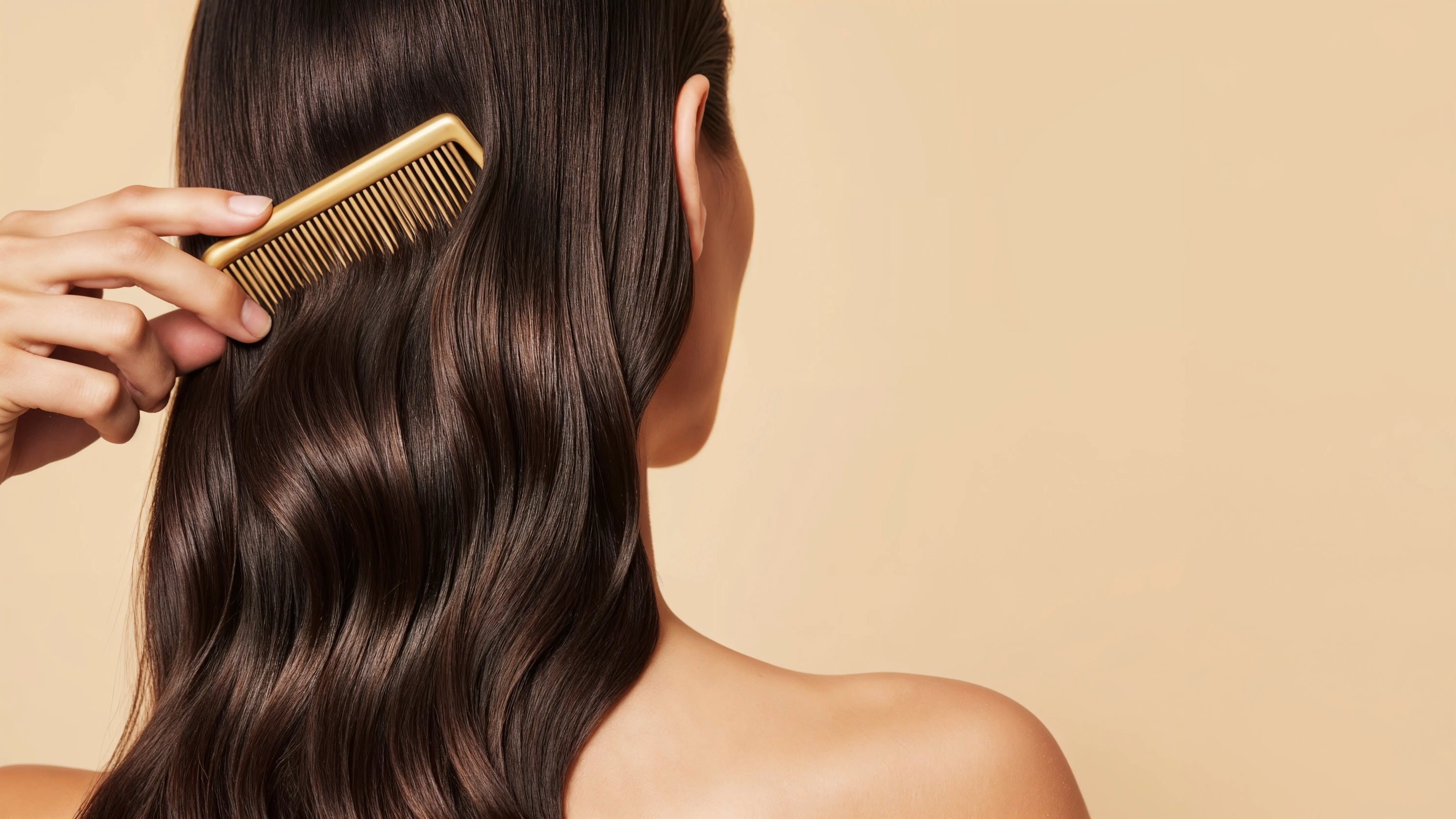 stimulation pousse cheveux croissance capillaire cuir chevelu sain