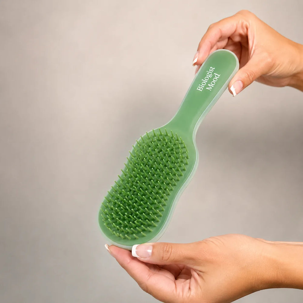 Brosse démêlante Biologist Mood pour cheveux bouclés, frisés et lisses, permettant un démêlage facile, doux et sans casse