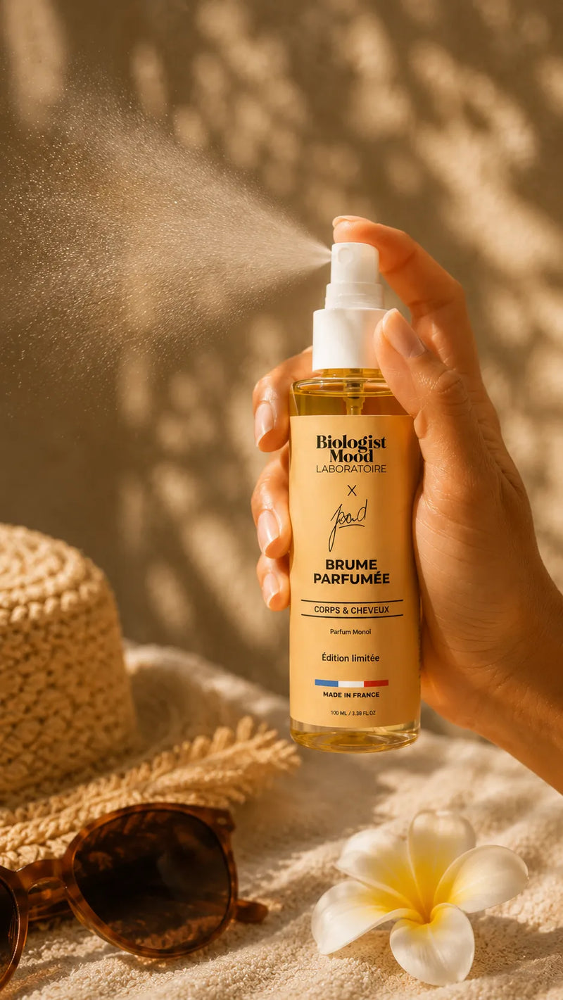 Brume parfumée corps et cheveux Biologist Mood aux notes de monoï, vaporisation estivale sur la plage pour parfumer et rafraîchir la peau et les cheveux.
