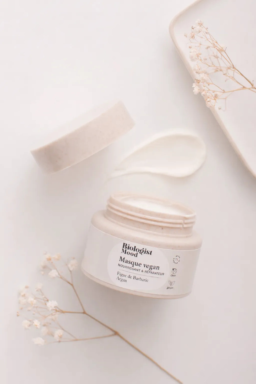 Masque cheveux nourrissant et réparateur vegan à base d’huiles bio pour cheveux secs, abîmés et bouclés, hydrate et renforce la fibre capillaire
